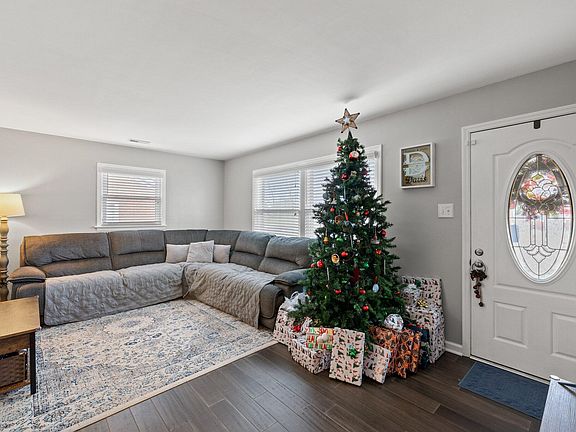 4th image of 612 Parkside Dr