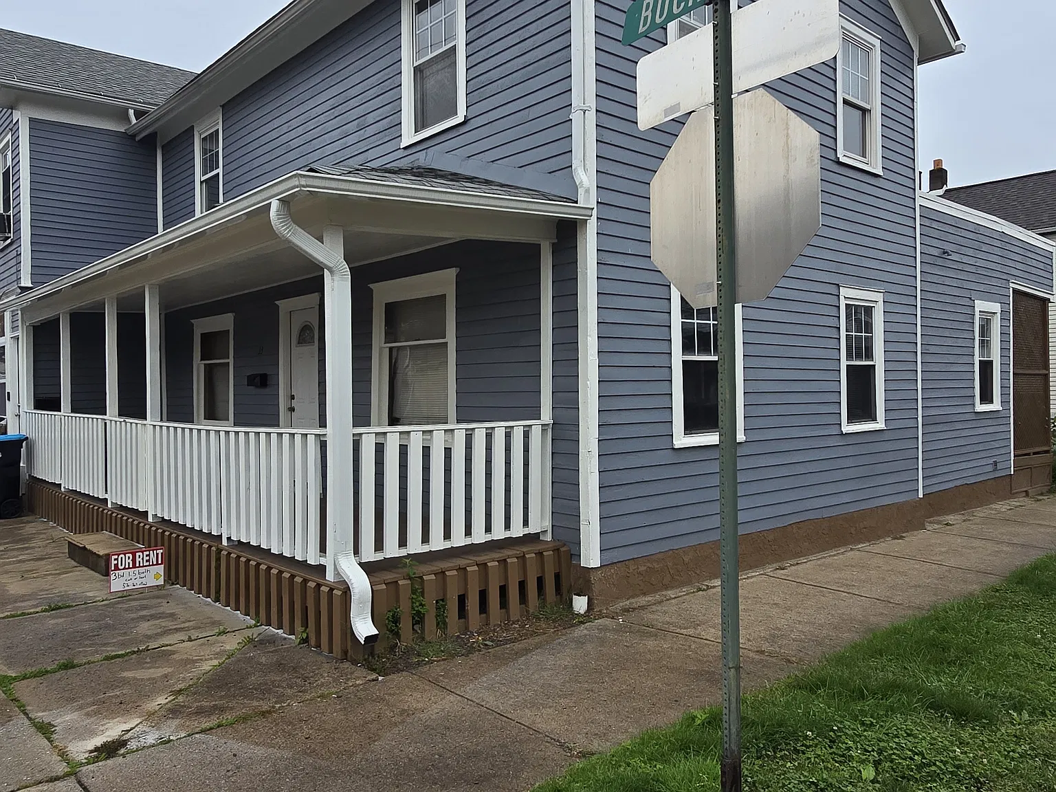 3 bed, 1.5 bath, $1,350 — Photo 2