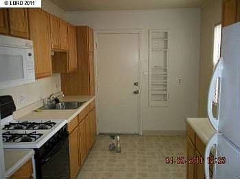 3rd image of 3219 Maricopa Ave