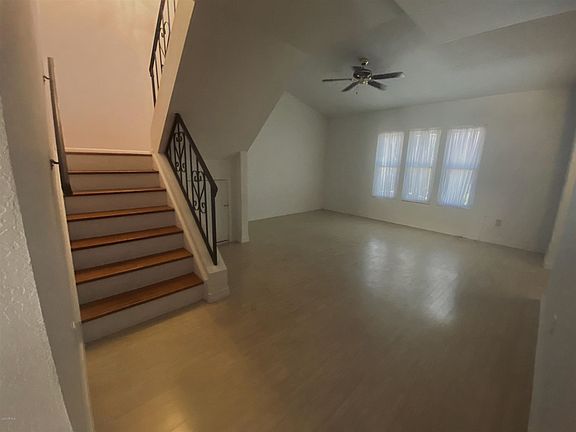 4th image of 2533 W Hazelwood St APT 3