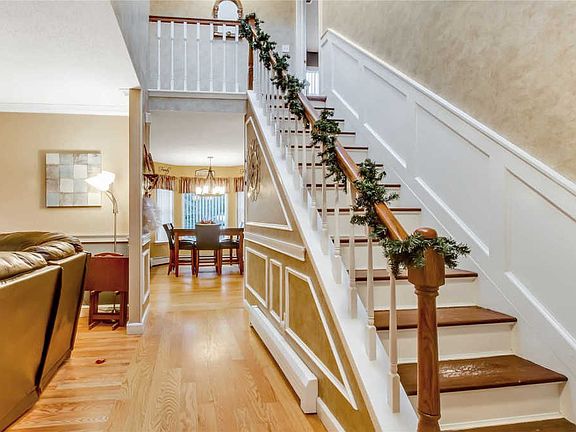 3rd image of 12 Lea Ave