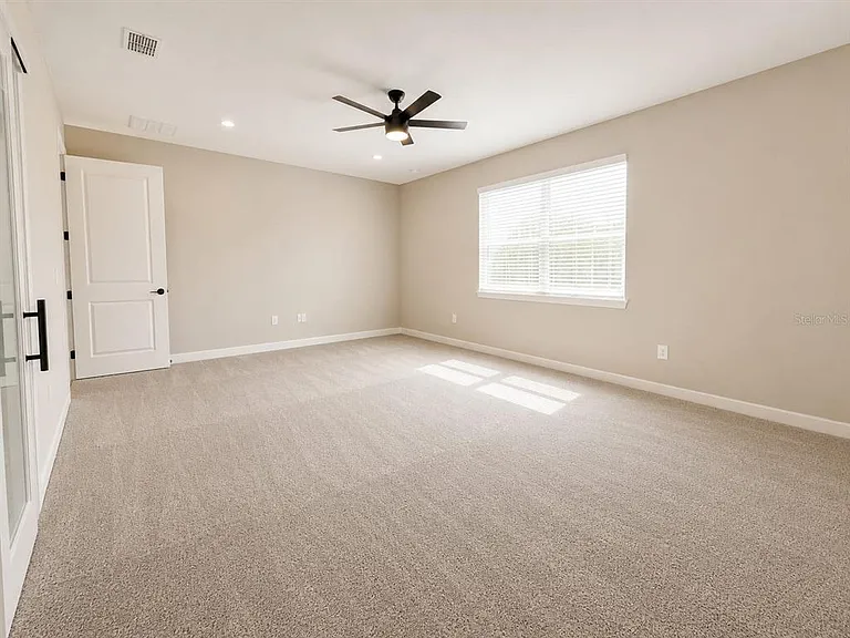 708 Griffon Ave — Photo 13