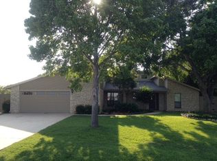 288 Ridge Crest Dr, Seguin, TX 78155