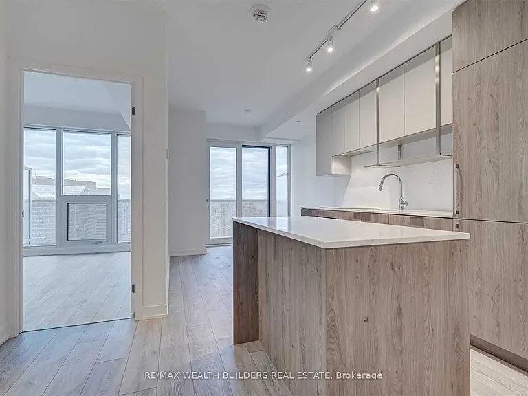 15 Holmes Ave #2206 — Photo 1