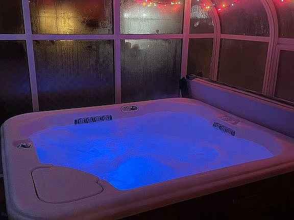 Sunroom/hottub