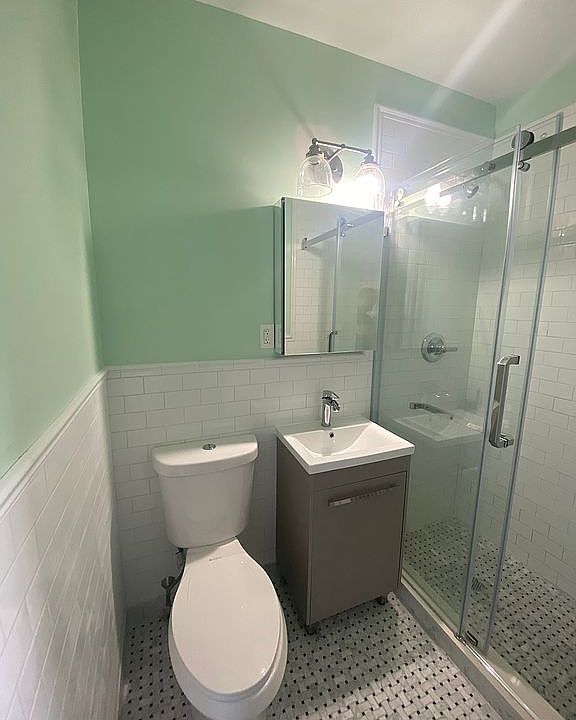 1st image of 2545 45th St