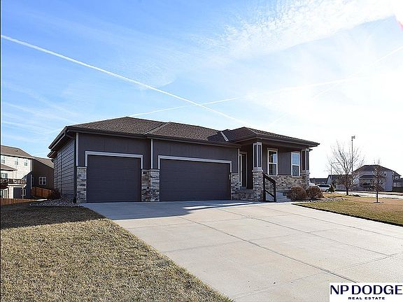 2nd image of 4612 Helwig Ave