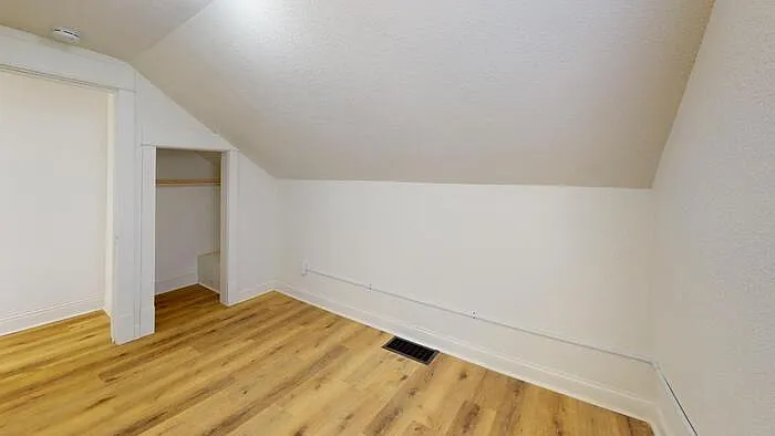 3 bed, 1.5 bath, $1,250 — Photo 4