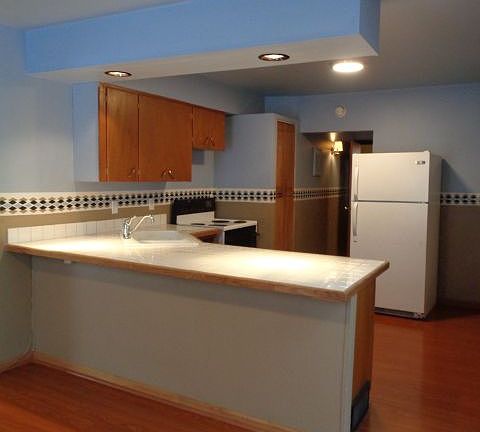 2nd image of 34 Broadwater Ave
