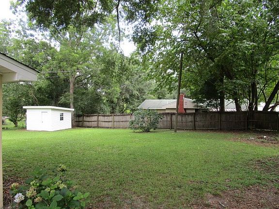 4th image of 20897 NE Magnolia St