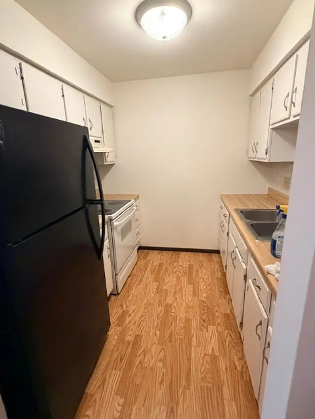 1 bed, 720 sqft, $1,200 — Photo 3