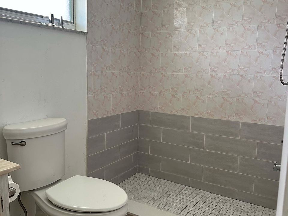 1st image of 725 Lori Dr APT 103