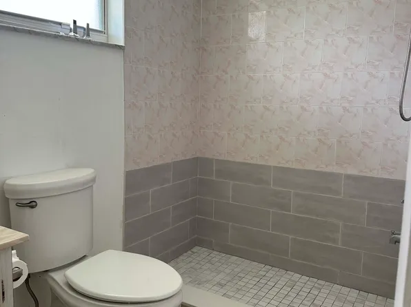 725 Lori Dr APT 103, Palm Springs, FL 33461