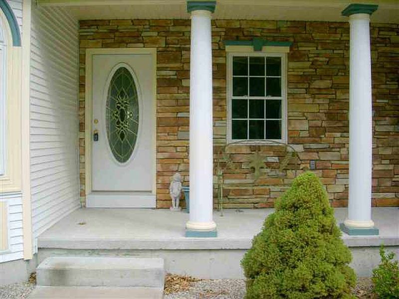 2nd image of 7 ROUND POND Road