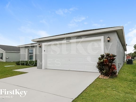 3rd image of 3542 SW Viceroy St