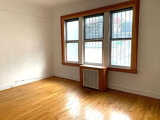 4th image of 3931 50th Ave