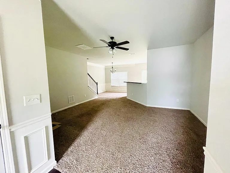 600 Oakside Pl — Photo 3