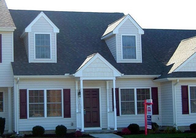 2nd image of 506 Stockbridge Ct