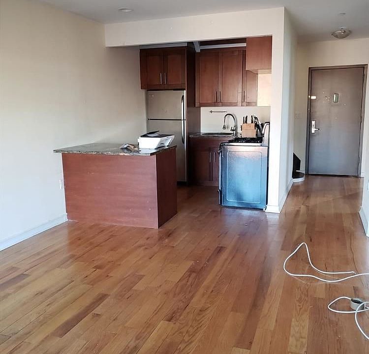 1st image of 2516 30th Dr APT 4F