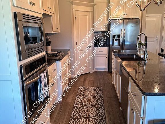 5th image of 1305 NE 35th St