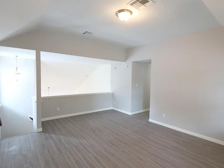 6119 Lakenshire Falls Ln — Photo 22