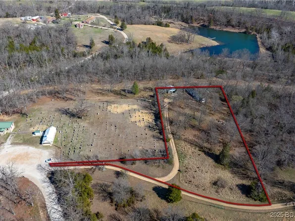 103 Saratoga Ln, Macks Creek, MO 65786