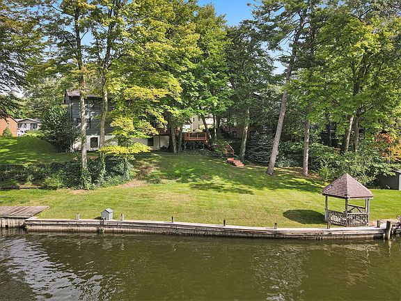 5th image of 16212 Woodcrest Dr