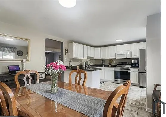 12355 Bonfire Dr — Photo 4