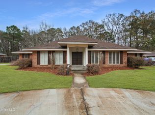 96 Summit Ridge Dr, Brandon, MS 39042