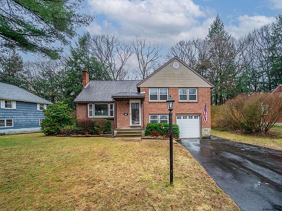 2nd image of 138 Birch Ln