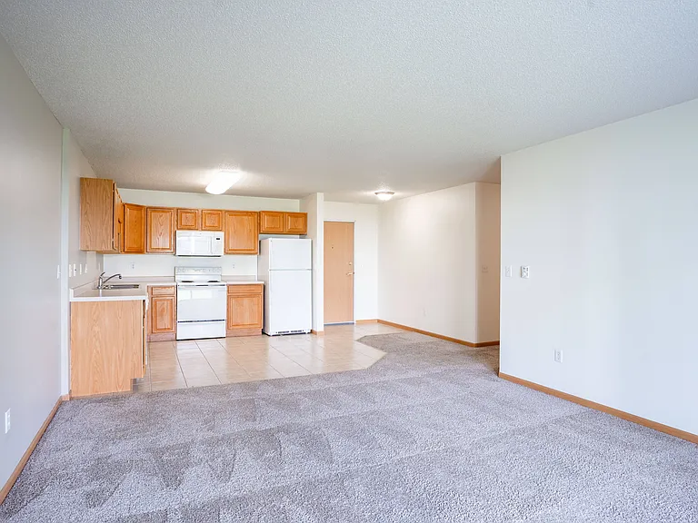 Fargo, ND Stonebridge Apartments | 22A | Living