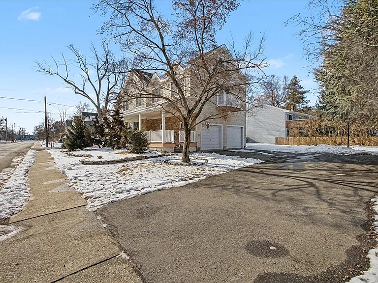 Long driveway to garage.