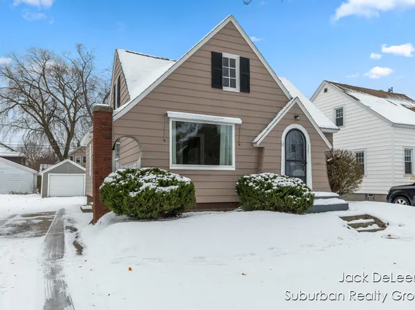 127 W 21st St, Holland, MI 49423