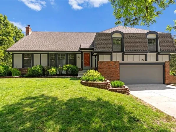9907 Floyd St, Overland Park, KS 66212