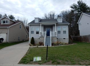 38 Woodcreek Cir, Swannanoa, NC 28778