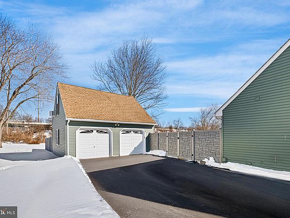 4th image of 139 Harmony Crest Dr