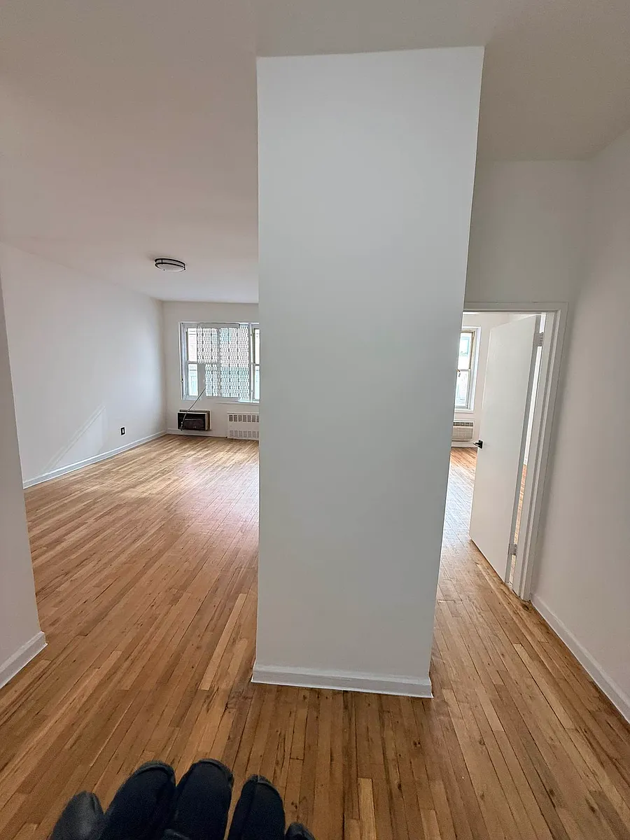 Building Photo - 450 W 58th St #4L