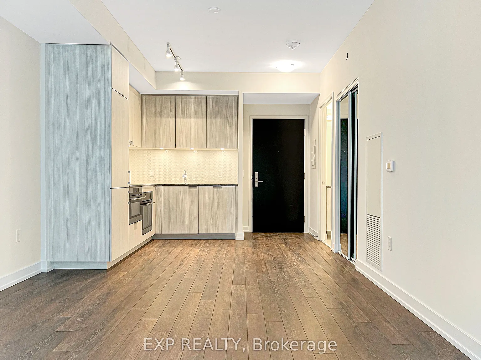 1 bed, $2,300 — Photo 1
