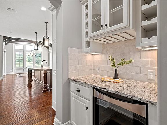 5th image of 10710 W 158th Ter
