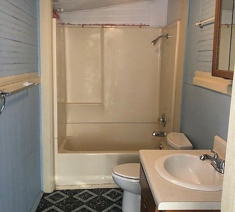 5th image of 675 Reynolds St