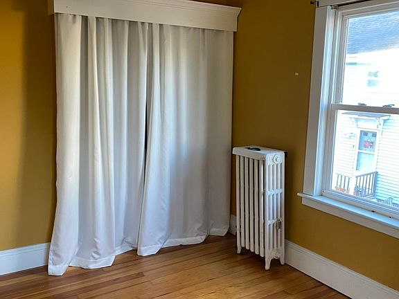 3rd image of 7 1/2 Orchard St