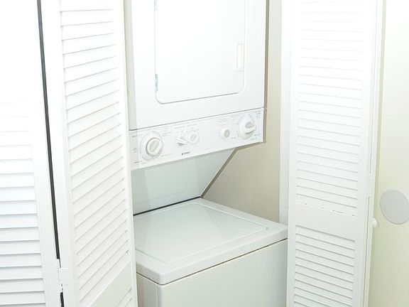 Washer & Dryer in Unit