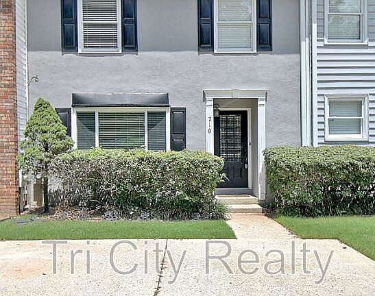 4th image of 210 Flat Creek Ct