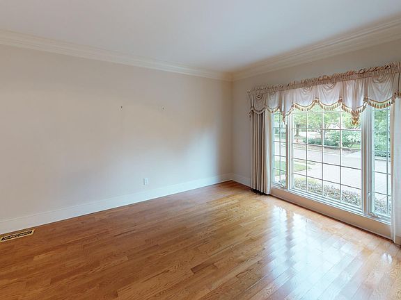3rd image of 543 Stafford Ave NW #13