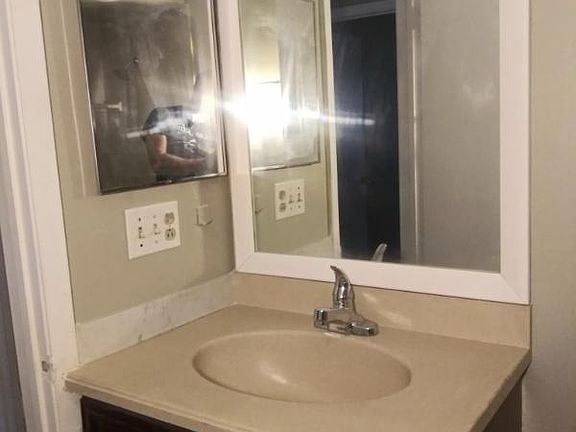 3rd image of 111 Caribbean St