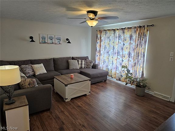 4th image of 4605 W 192nd St