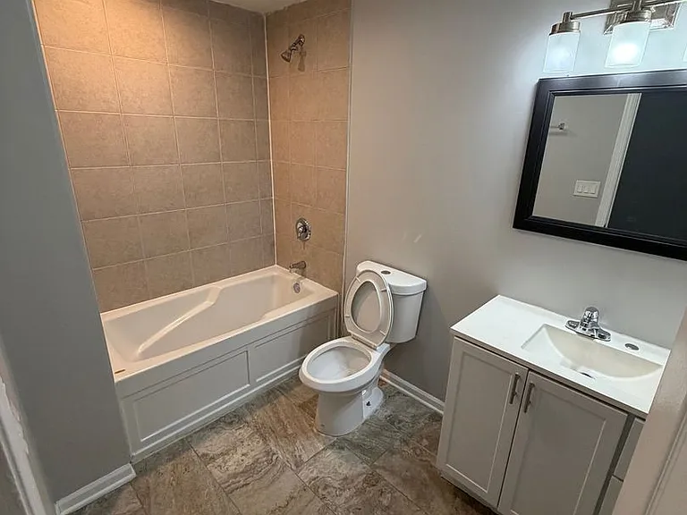 7808 S Greenwood Ave #1 — Photo 15