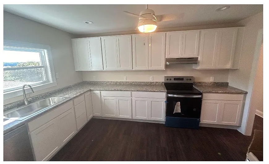 Building Photo - 924 Brookline Blvd #3