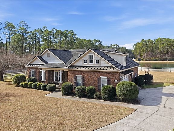 3rd image of 101 Oaklawn Drive