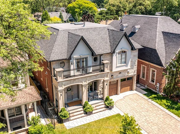 29 Oakwood Ave S, Mississauga, ON L5G 3L2